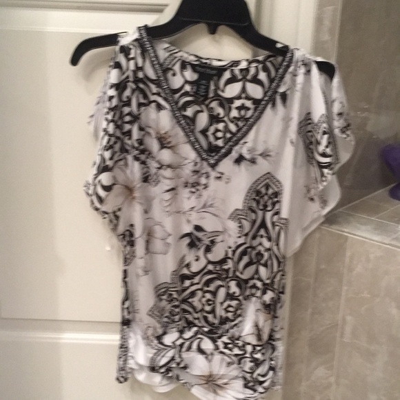 Black, white and brown top. - Picture 1 of 4